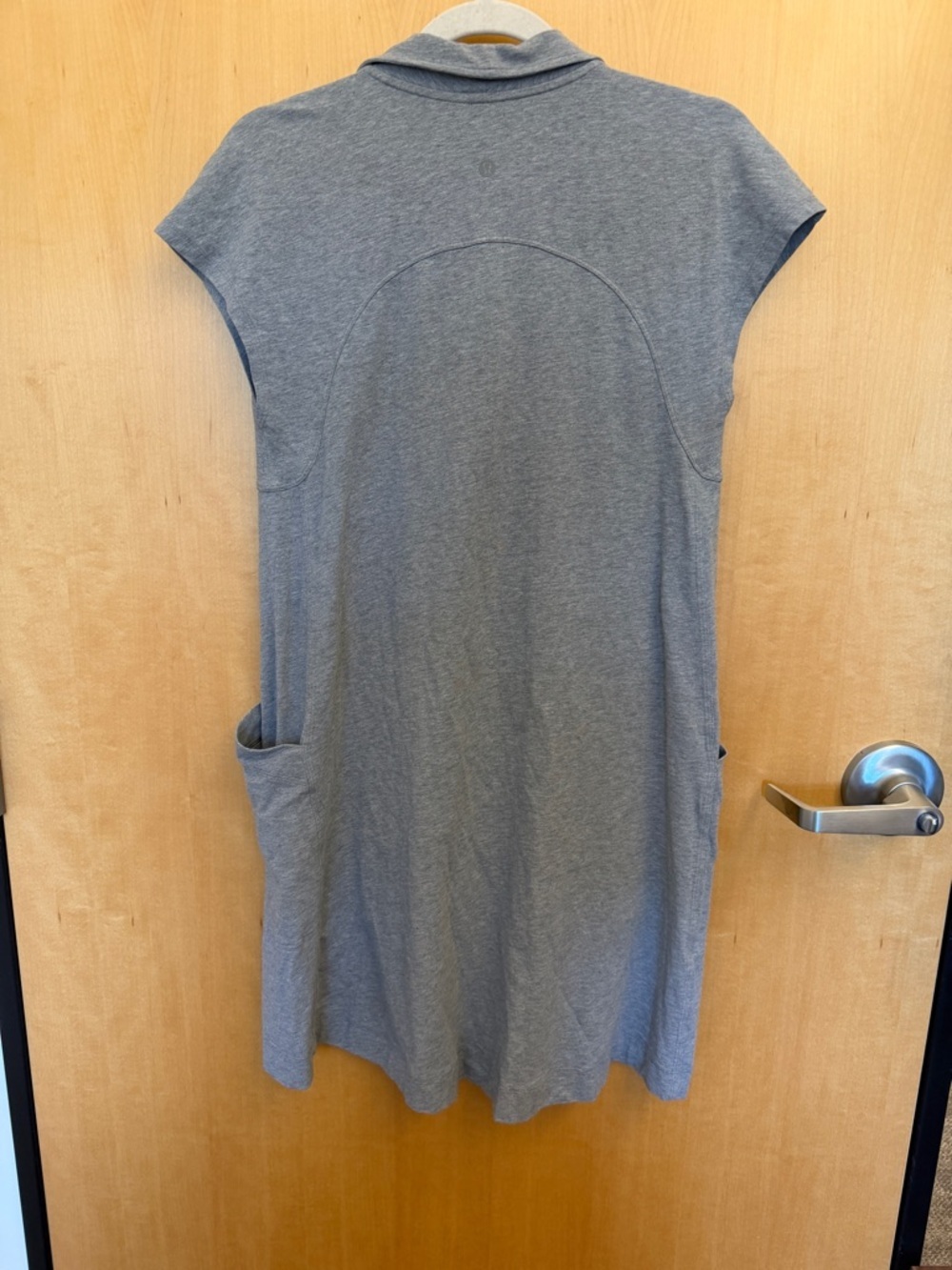 Lululemon Players Pro-Form Polo Dress in the color Heathered Medium Grey size 4 - Picture 7 of 10